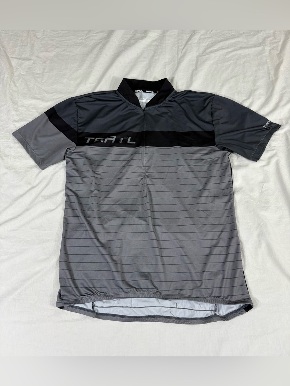 Tráil Mens Gray 1/2 Zipper Short Sleeve Ciclyng Jersey Size M